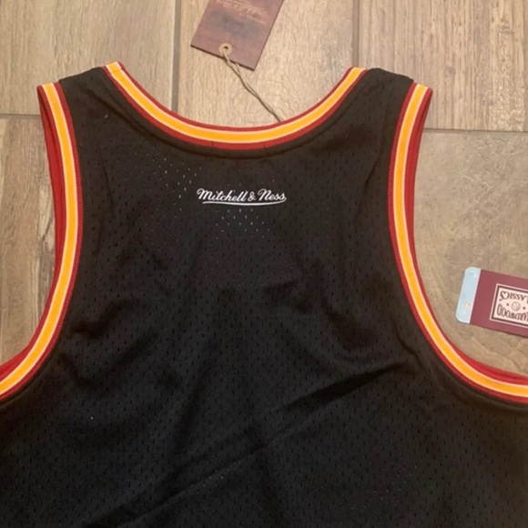 Cropped Tank Top Atlanta Hawks Mitchell & Ness Basketball Throwback Jersey. XL - Picture 2 of 8